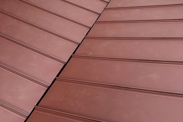 山梨県大月市　屋根工事　屋根カバー工法　ガルバリウム鋼板