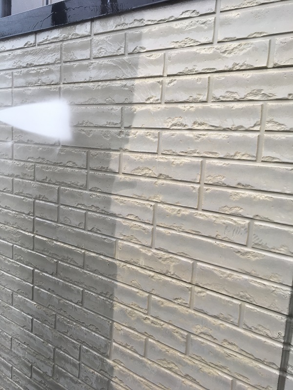 千葉県鎌ケ谷市　外壁塗装　雨戸塗装　雨漏りスピード補修　雨漏りの原因