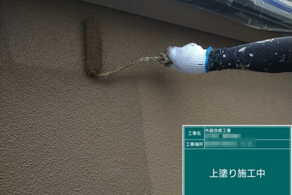 千葉県習志野市　I様邸　外壁の仕上げ塗装　中塗り〜上塗りを行いました！