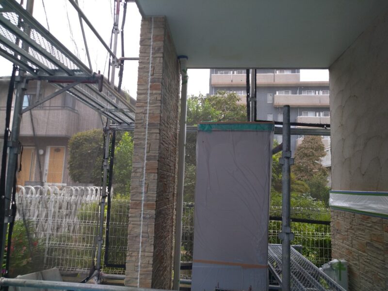 千葉県船橋市　O様邸　外壁塗装・屋根カバー工事　傷や汚れから保護する養生