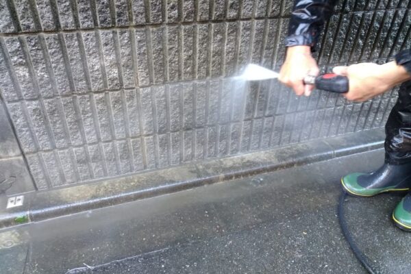 千葉県船橋市　S様邸　外壁塗装工事　普段お手入れできないところも洗浄！
