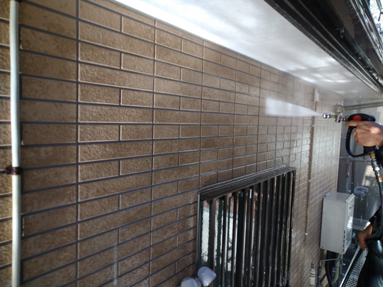 千葉県船橋市　S様邸　外壁塗装工事　高圧洗浄とはどんな作業？押さえておきたいポイントも！