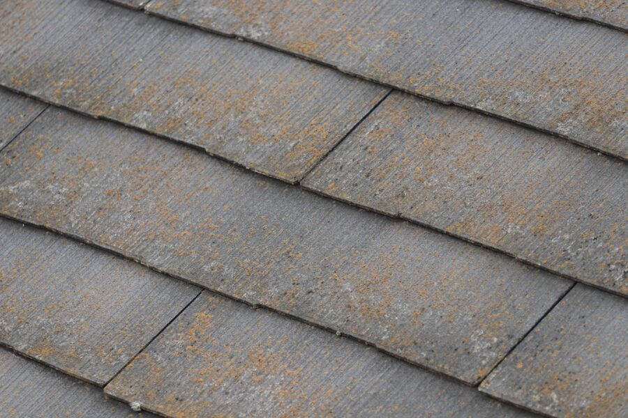 屋根カバー工法とはどんな工事？工法の特徴とメリット・デメリットを解説します！
