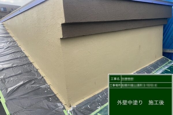 千葉県船橋市　S様邸　屋根・外壁塗装工事　軒先部外壁の塗装　ツートンカラー仕上げ