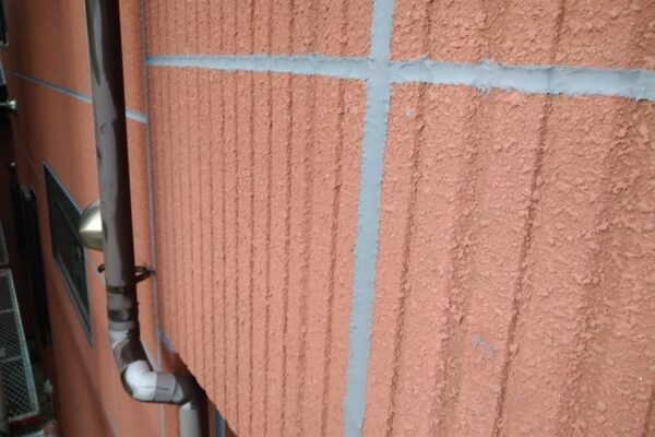 千葉県船橋市　T様邸　屋根カバー工事・外壁塗装工事　外壁目地のコーキング工事とはどんな工事？