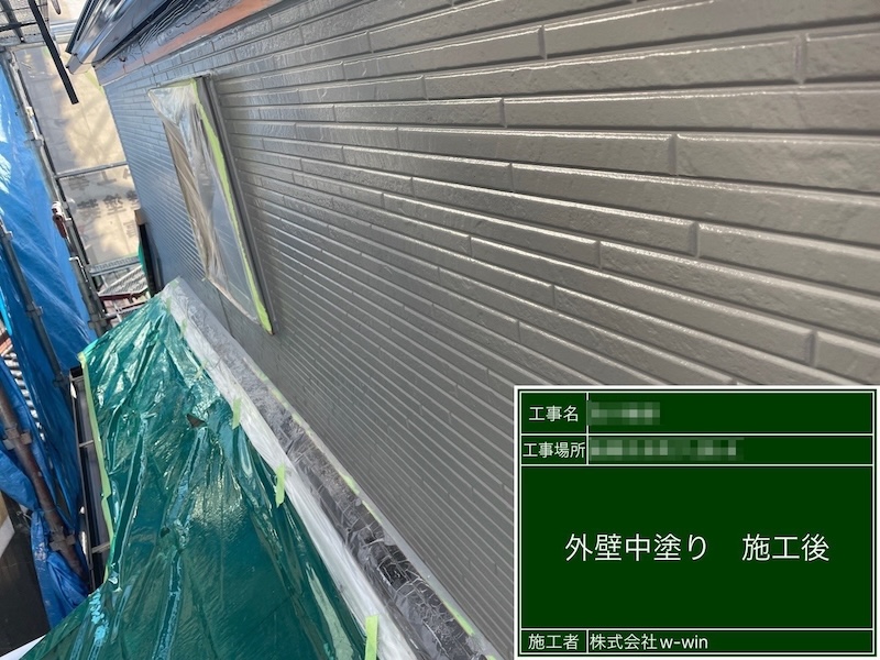 千葉県船橋市　O様邸　外壁塗装・防水工事　外壁の中塗り作業